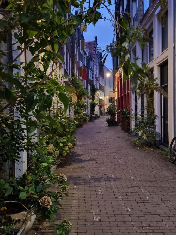 Here'S Lucy Amsterdam Bagian luar foto